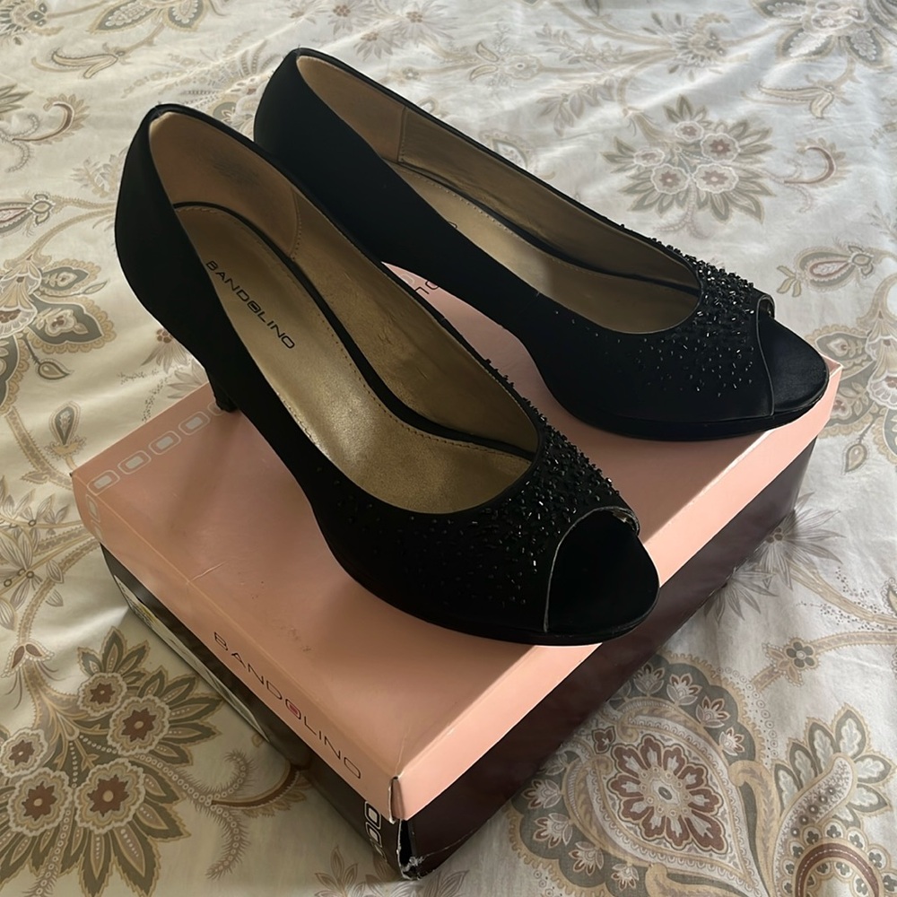 Sparkly holiday pumps! Bandolino Black satin with bead detail. Women’s size 9.